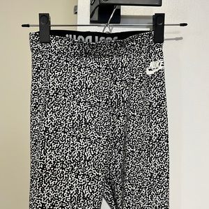Nike Composition leggings